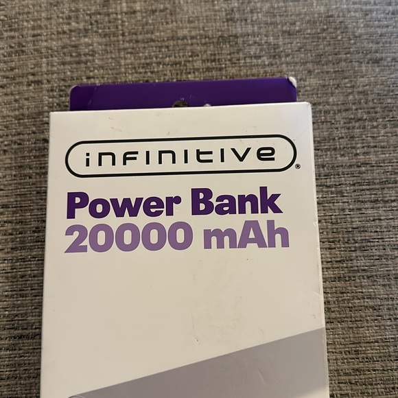 Power Bank 2000 mah - Picture 2 of 9